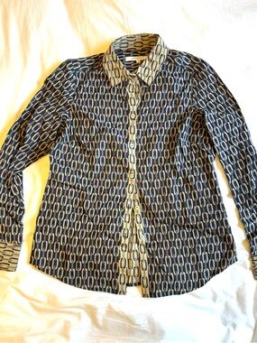 Foxcroft Navy and Beige Chain-Link Button-Up Shirt (Size 4)
